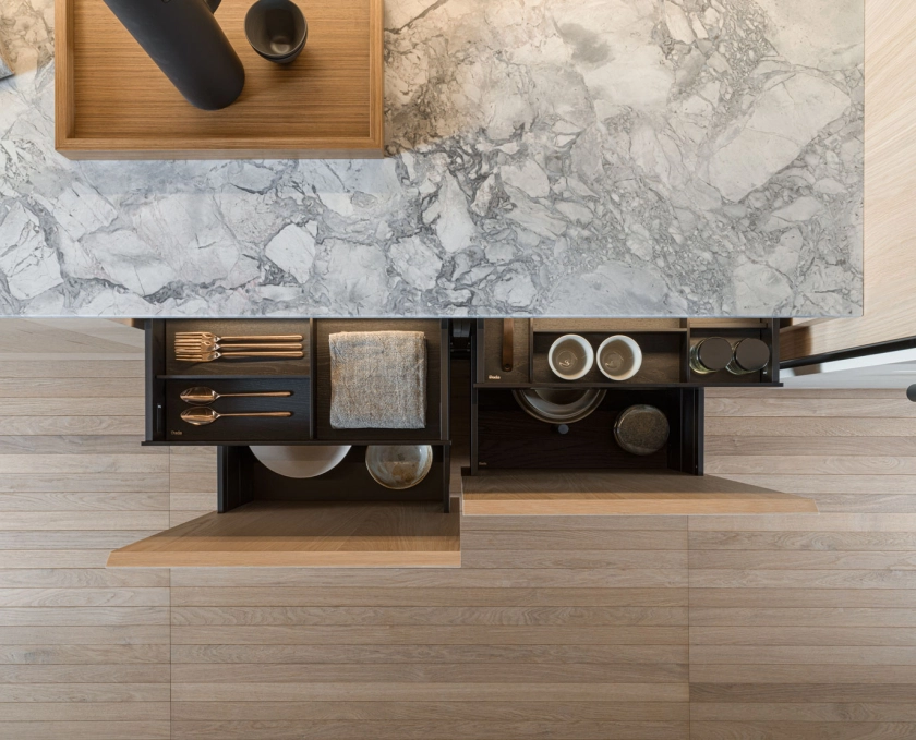 Kuchyňa BLACK OAK DRAWERS AND PAN DRAWERS ACCESSORIES - fotografia č. 1