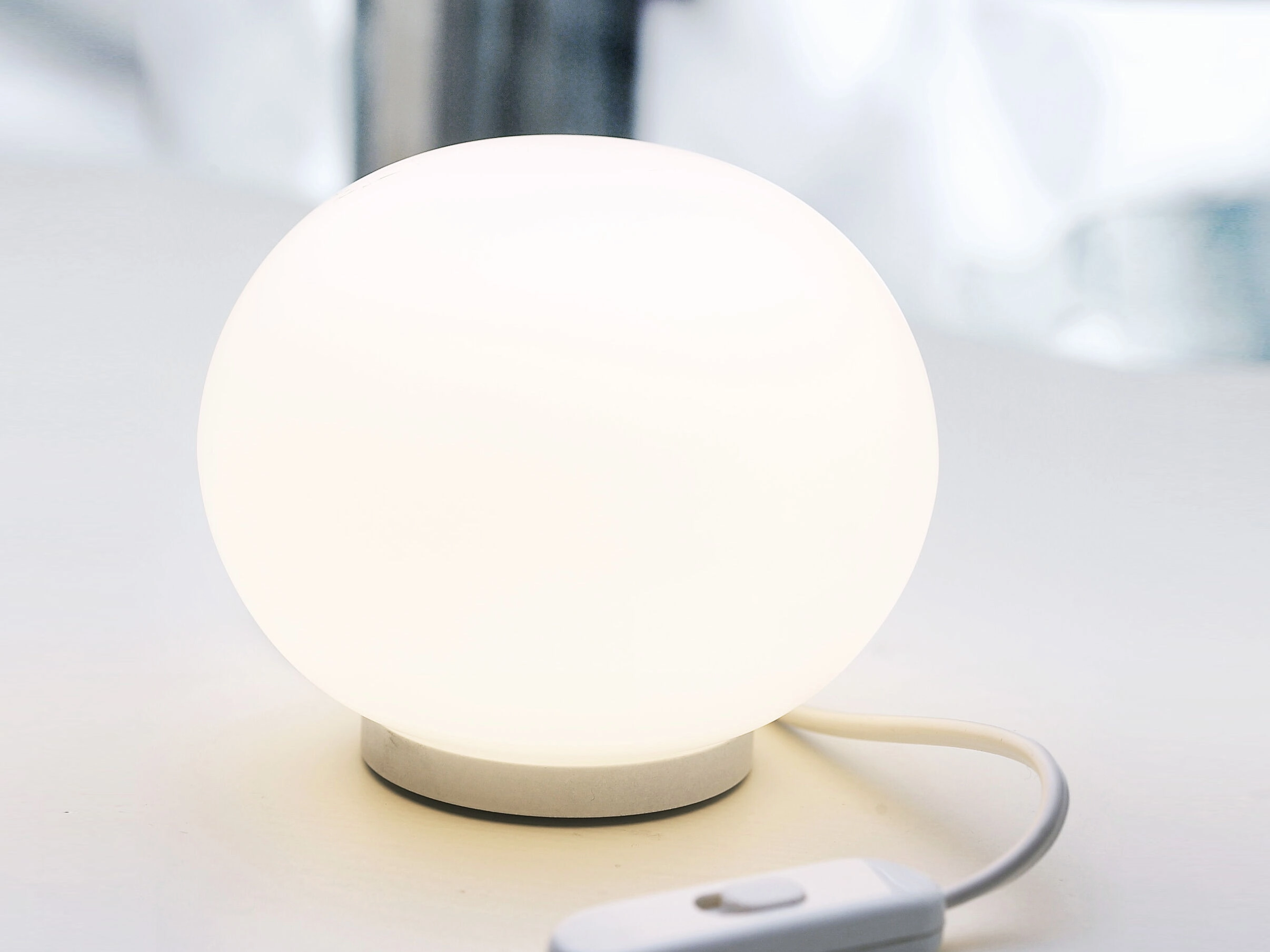 Stolové svietidlo MINI GLO-BALL TABLE - fotografia č. 5