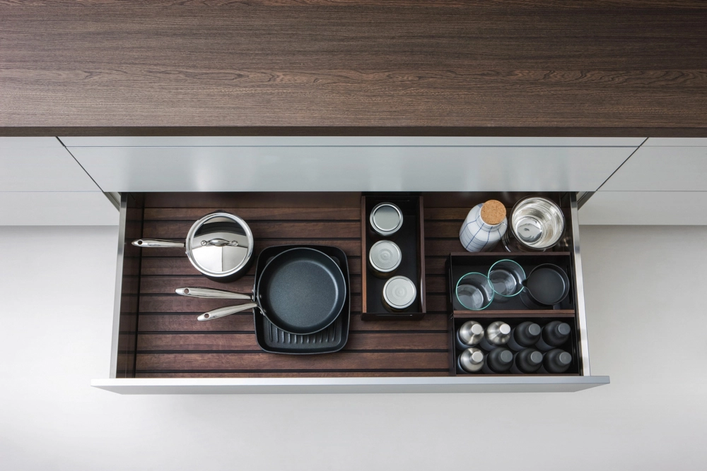 Kuchyňa SMOKED OAK DRAWERS AND PAN DRAWERS ACCESSORIES - fotografia č. 29