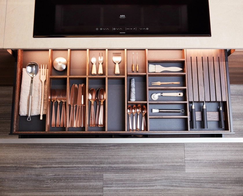Kuchyňa SMOKED OAK DRAWERS AND PAN DRAWERS ACCESSORIES - fotografia č. 1