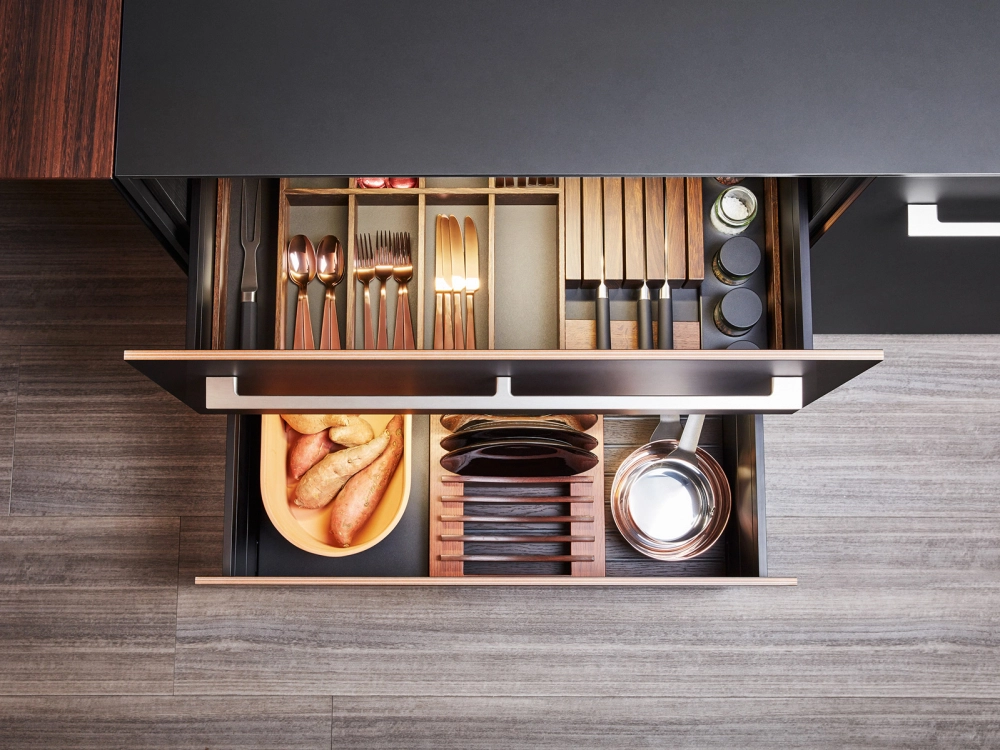 Kuchyňa SMOKED OAK DRAWERS AND PAN DRAWERS ACCESSORIES - fotografia č. 15