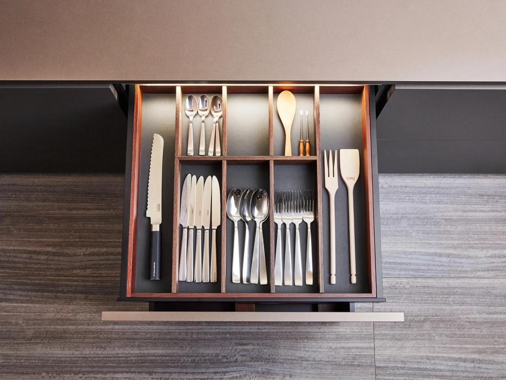 Kuchyňa SMOKED OAK DRAWERS AND PAN DRAWERS ACCESSORIES - fotografia č. 5