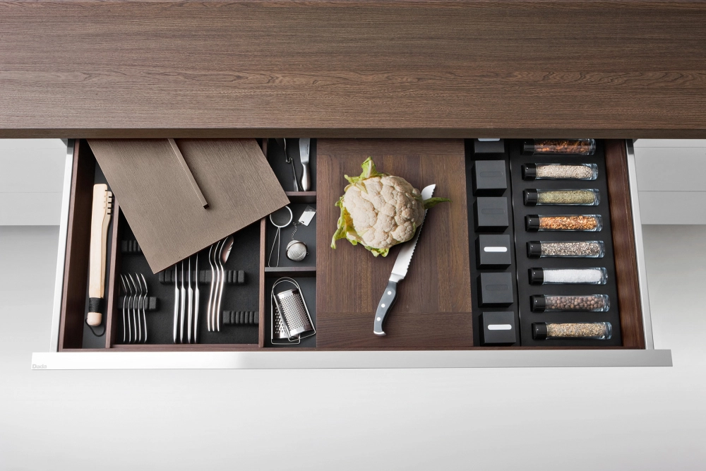 Kuchyňa SMOKED OAK DRAWERS AND PAN DRAWERS ACCESSORIES - fotografia č. 24
