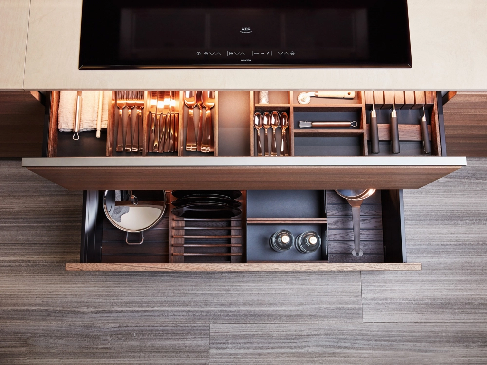 Kuchyňa SMOKED OAK DRAWERS AND PAN DRAWERS ACCESSORIES - fotografia č. 23