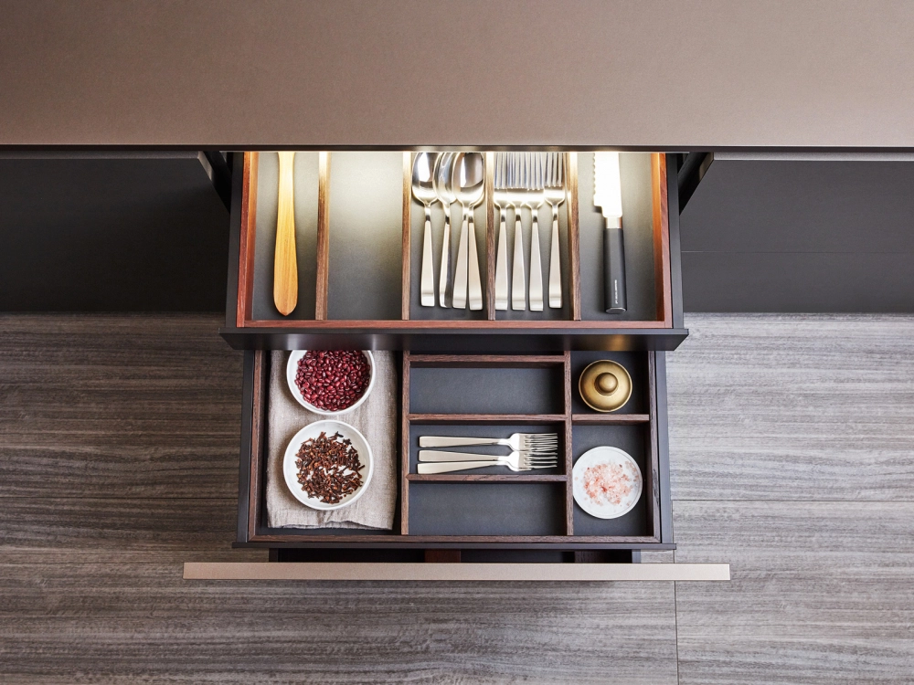Kuchyňa SMOKED OAK DRAWERS AND PAN DRAWERS ACCESSORIES - fotografia č. 7