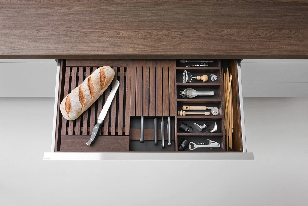 Kuchyňa SMOKED OAK DRAWERS AND PAN DRAWERS ACCESSORIES - fotografia č. 18