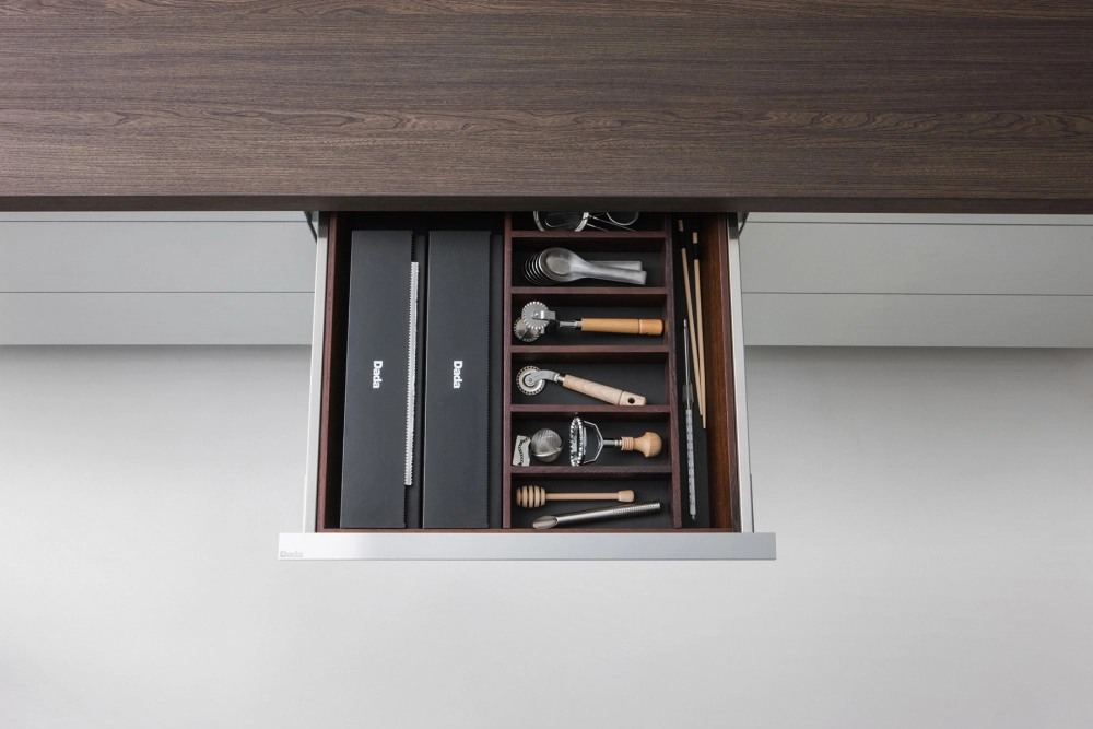 Kuchyňa SMOKED OAK DRAWERS AND PAN DRAWERS ACCESSORIES - fotografia č. 11