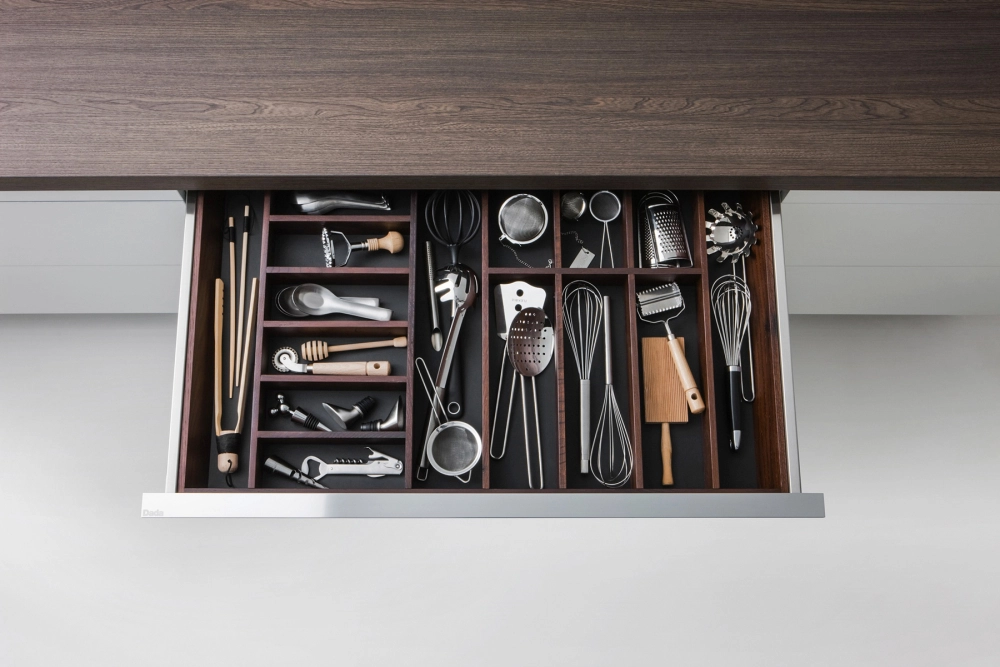 Kuchyňa SMOKED OAK DRAWERS AND PAN DRAWERS ACCESSORIES - fotografia č. 16