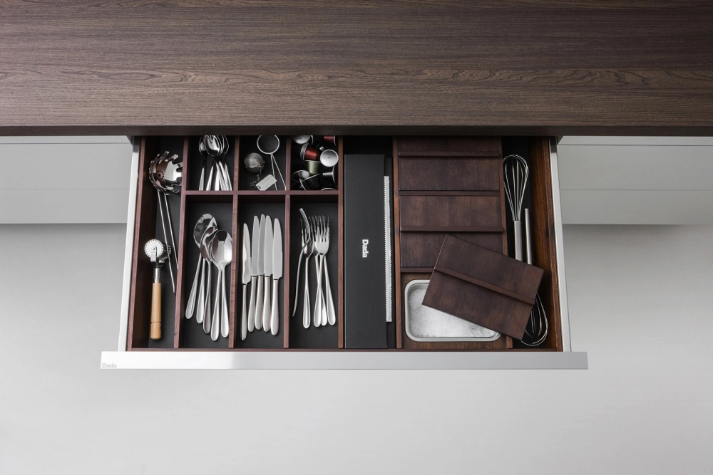 Kuchyňa SMOKED OAK DRAWERS AND PAN DRAWERS ACCESSORIES - fotografia č. 19