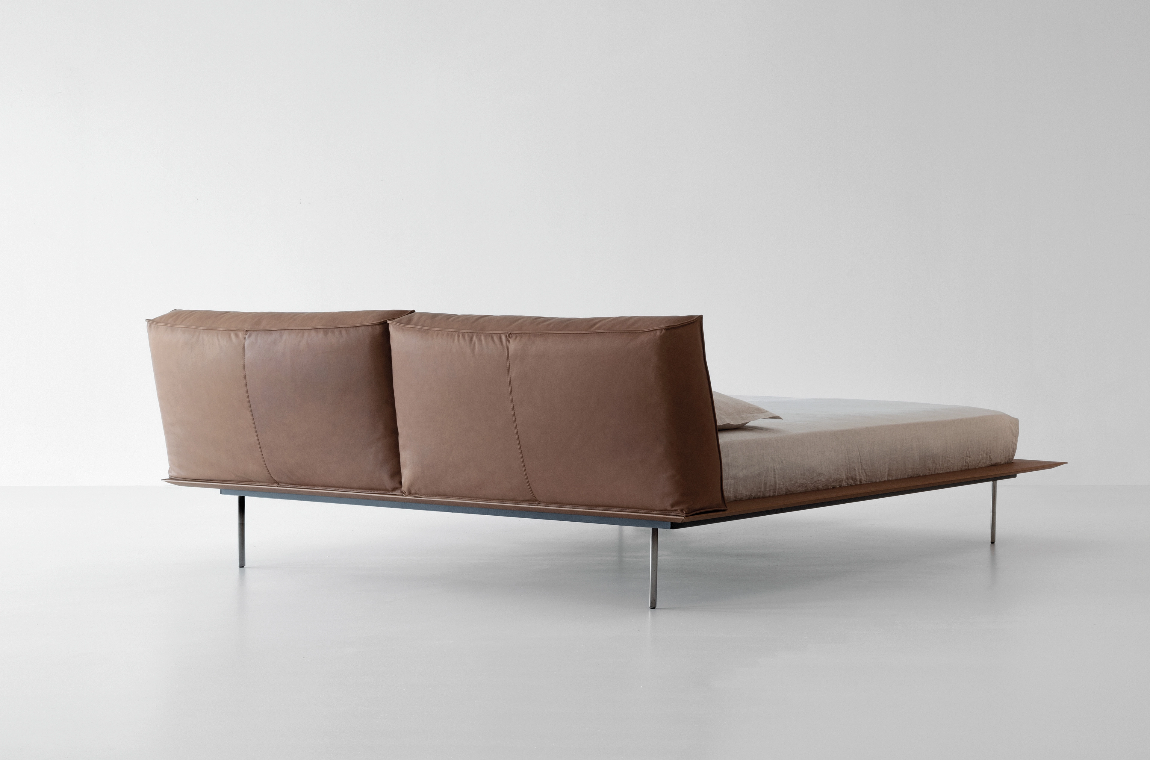 Posteľ VOGUE CUOIO BED 2024 - fotografia č. 8