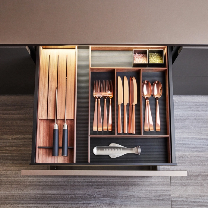 Kuchyňa WALNUT DRAWERS ACCESSORIES - fotografia č. 9