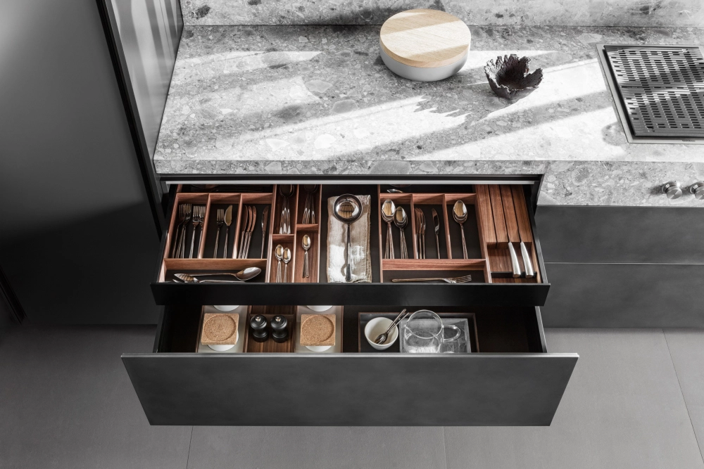 Kuchyňa WALNUT DRAWERS ACCESSORIES - fotografia č. 2