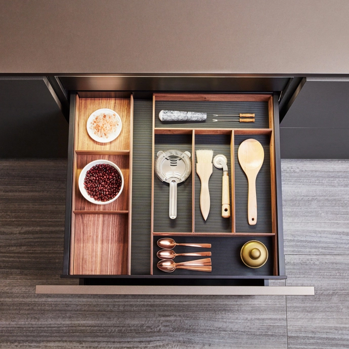 Kuchyňa WALNUT DRAWERS ACCESSORIES - fotografia č. 10